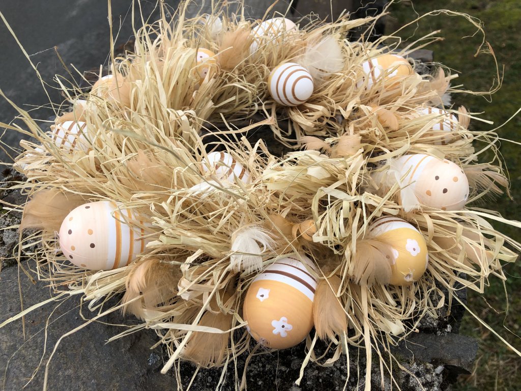 Velikonoční věnec na dveře 35 cm